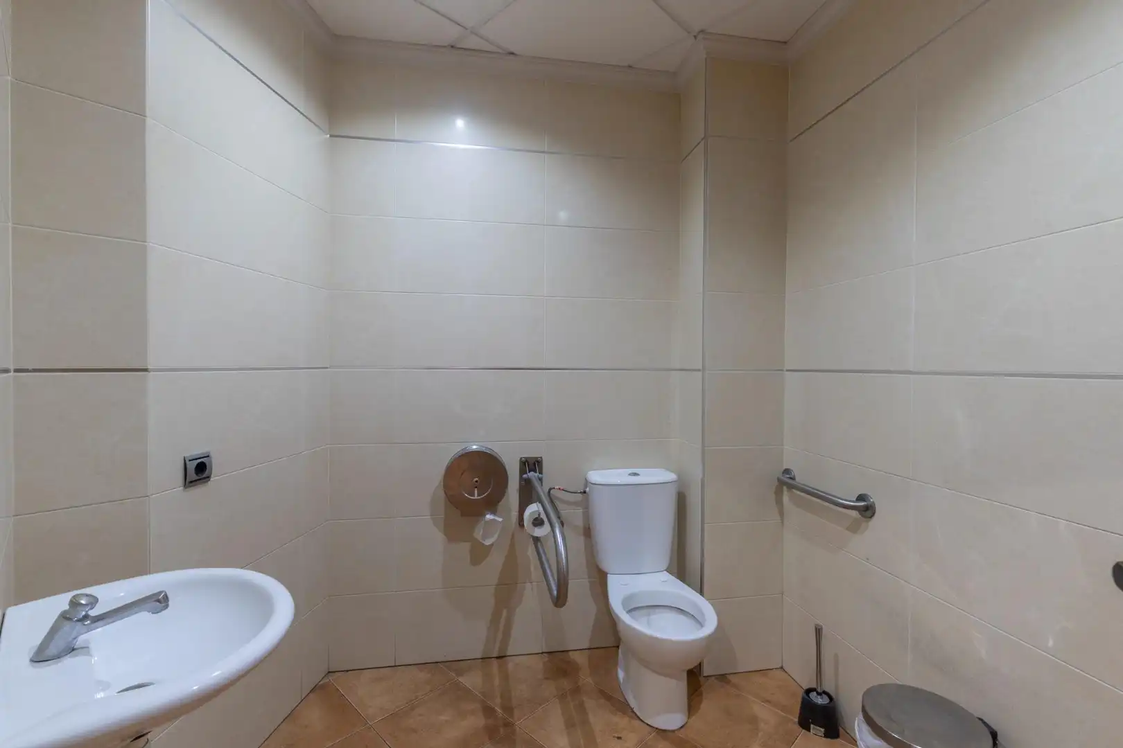 Badezimmer von Gebäude zum Verkauf in La Zubia Ciudad