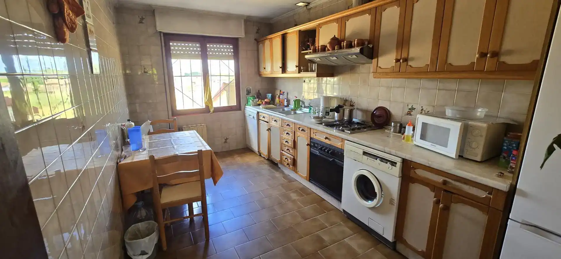 Cuina de Casa o xalet en venda en Herrera de Pisuerga amb Jardí privat, Moblat i Forn