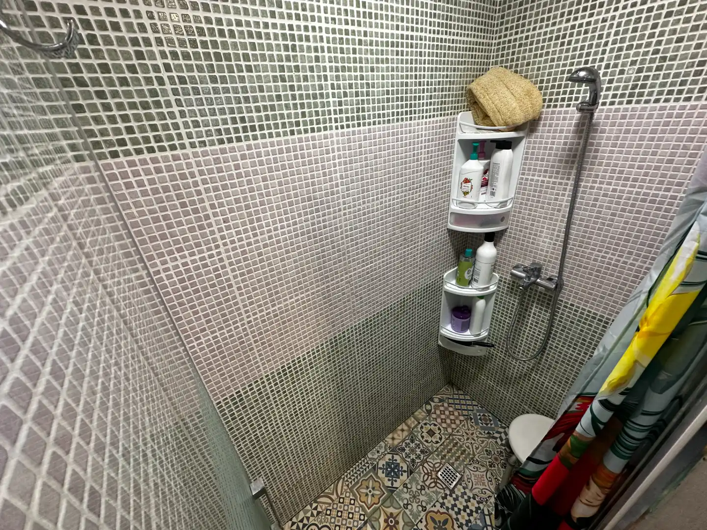 Badezimmer von Wohnung zum Verkauf in Elche / Elx mit Klimaanlage, Heizung und Terrasse