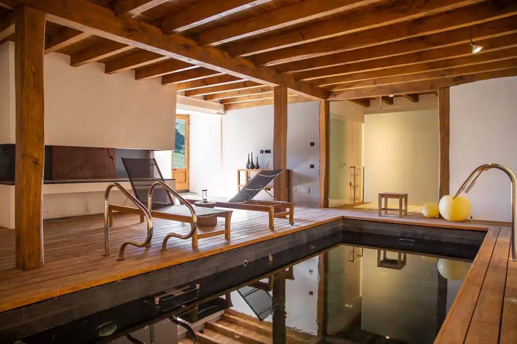 Piscina de Casa o xalet en venda en Naut Aran amb Calefacció, Jardí privat i Parquet