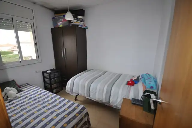 Habitación de Casa adosada en venta en Mont-roig del Camp con Aire acondicionado y Piscina comunitaria