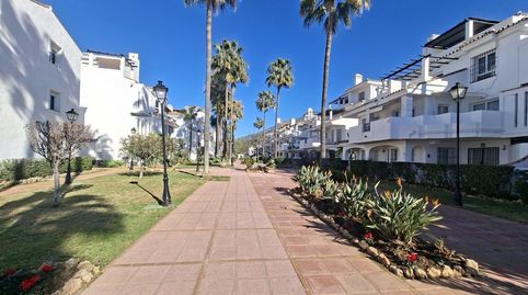 Foto 5 de Apartamento en venta en Urbanización Los Naranjos de Marbella #escalera 5, La Dama de Noche - La Alzambra, Marbella