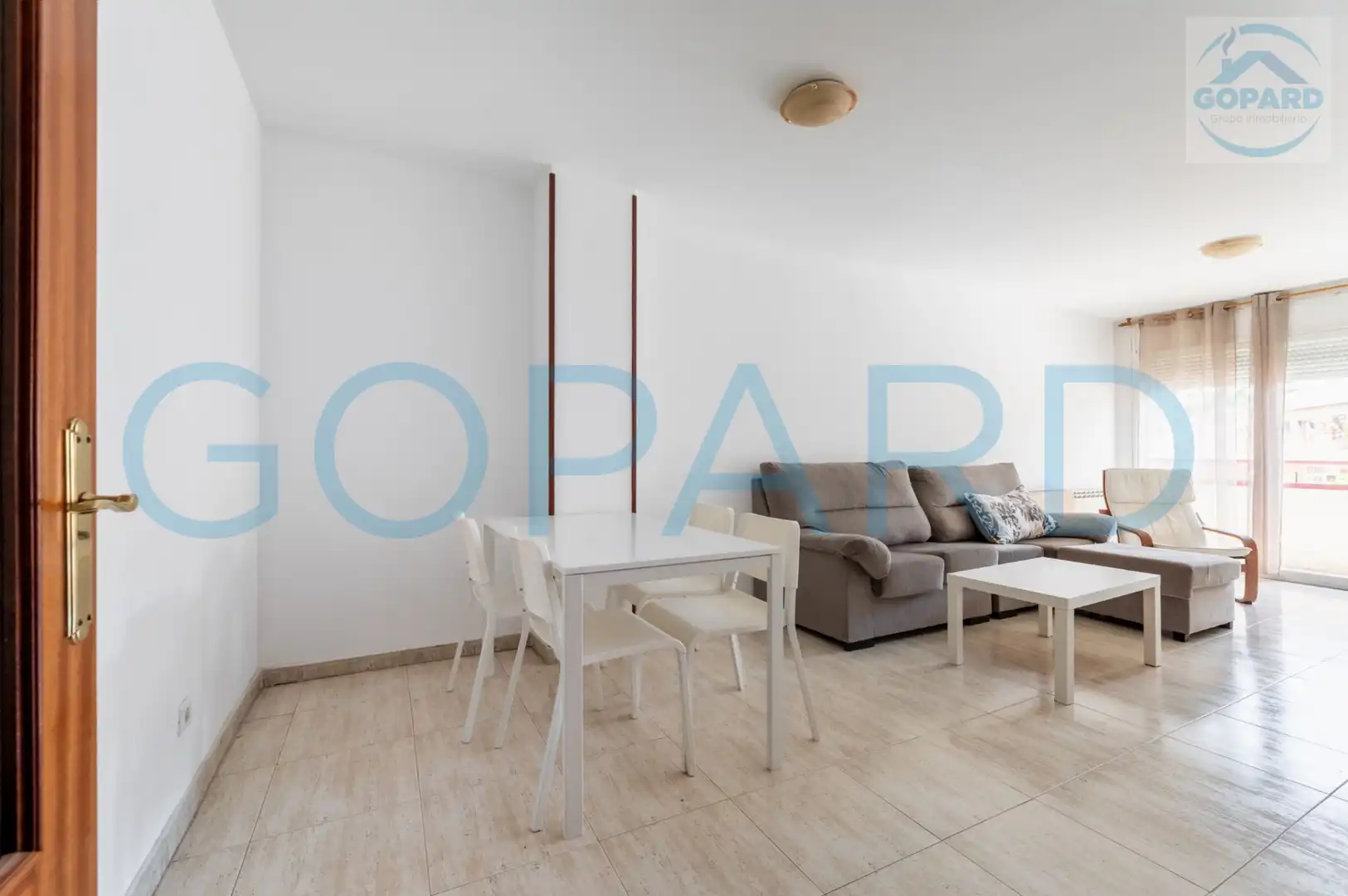 Sala de estar de Piso en venta en Villanueva de la Cañada con Calefacción, Terraza y Trastero