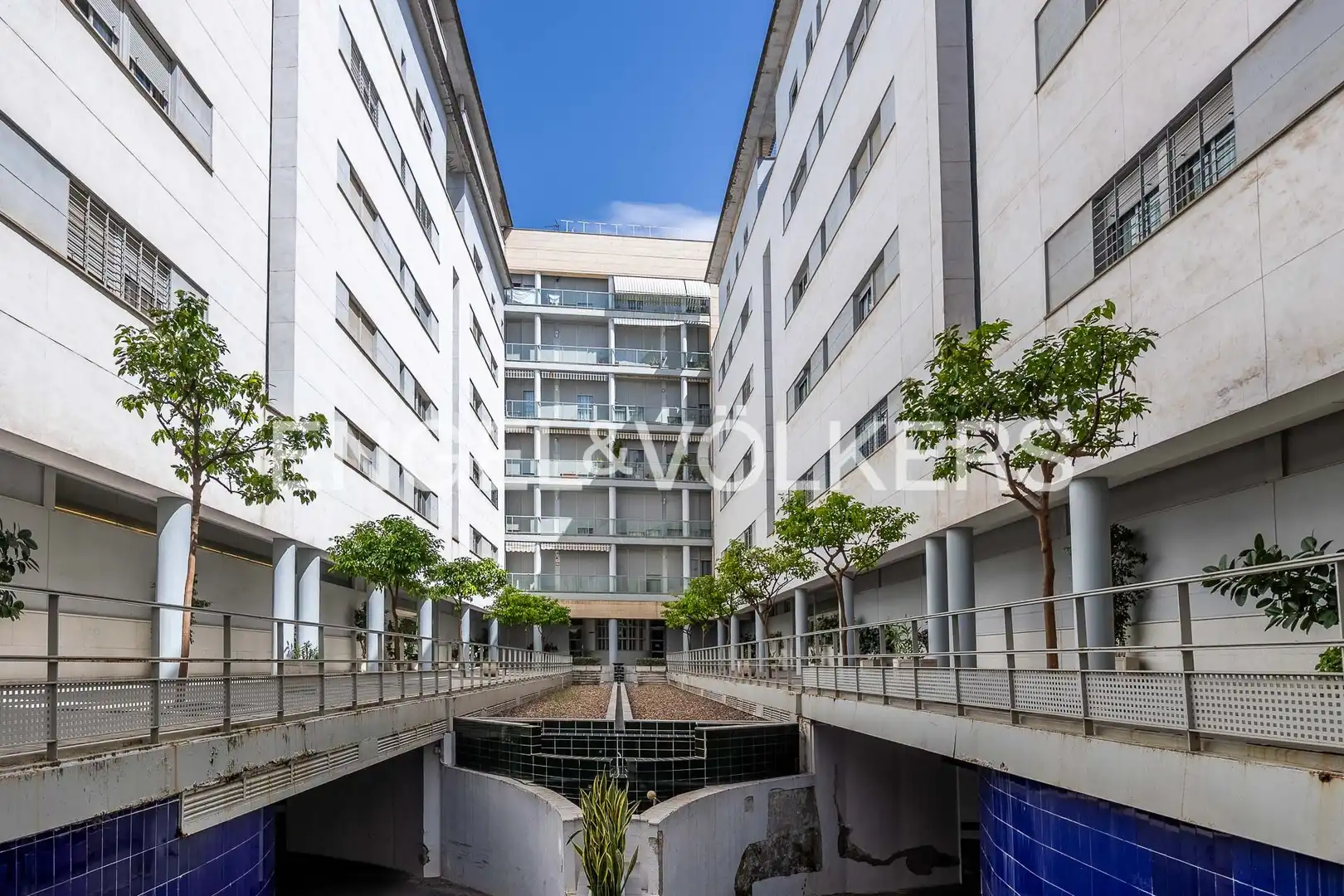 Exterior view of Flat for sale in Sevilla  with Air Conditioner, Heating and Terrace