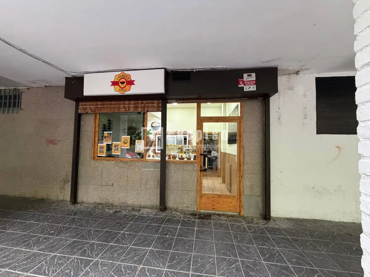 Local en venta en Alcalá de Henares con Terraza y Alarma