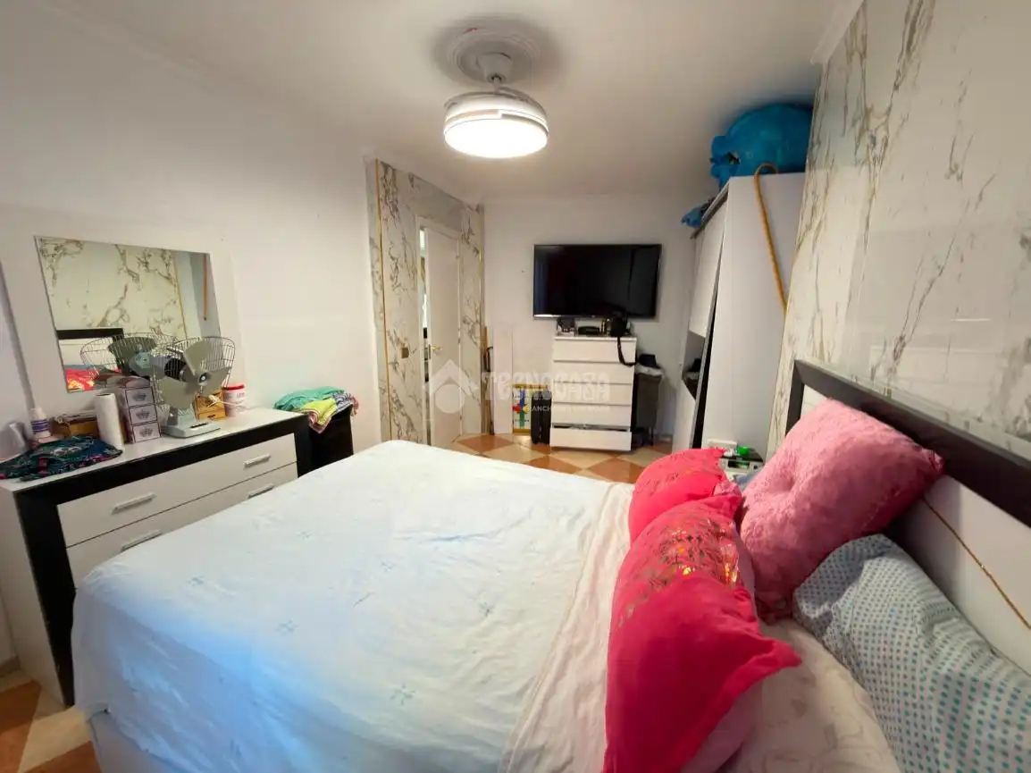 Habitación de Casa adosada en venta en Antequera con Aire acondicionado, Terraza y Trastero