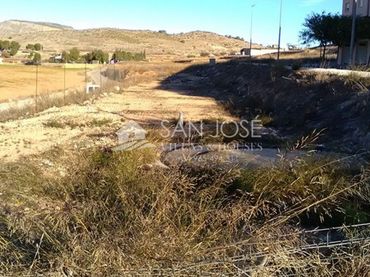 Terreny residencial en venda a Hondón de las Nieves / El Fondó de les Neus