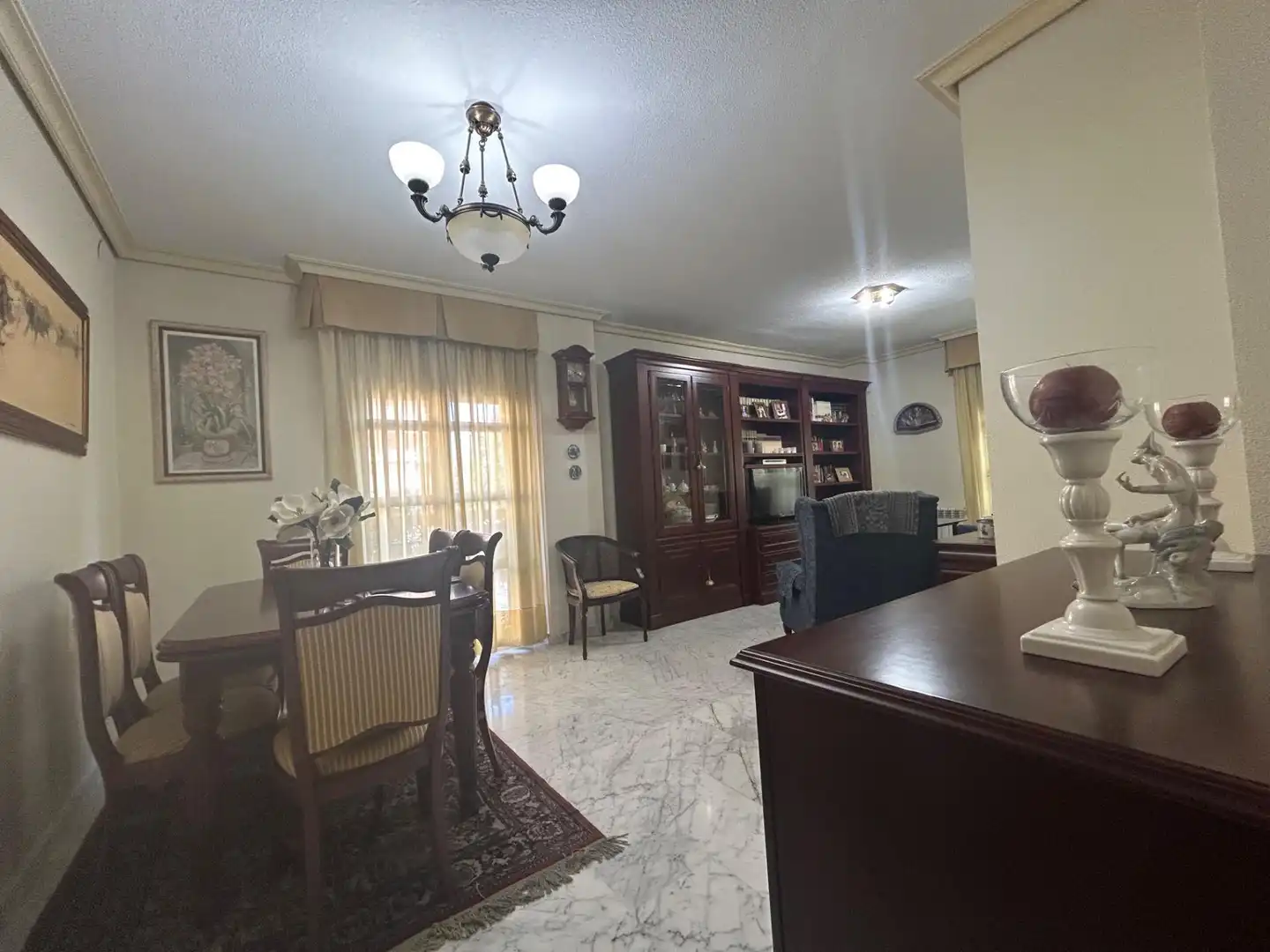 Comedor de Piso en venta en Córdoba con Aire acondicionado, Calefacción y Jardín privado