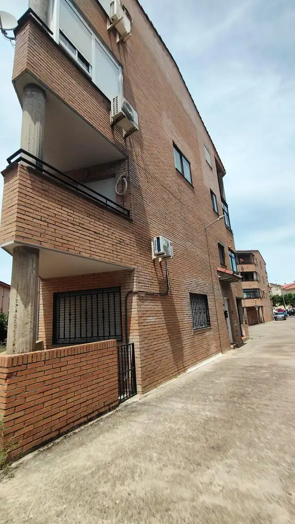 Exterior view of Flat for rent in Plasencia  with Heating, Terrace and Furnished