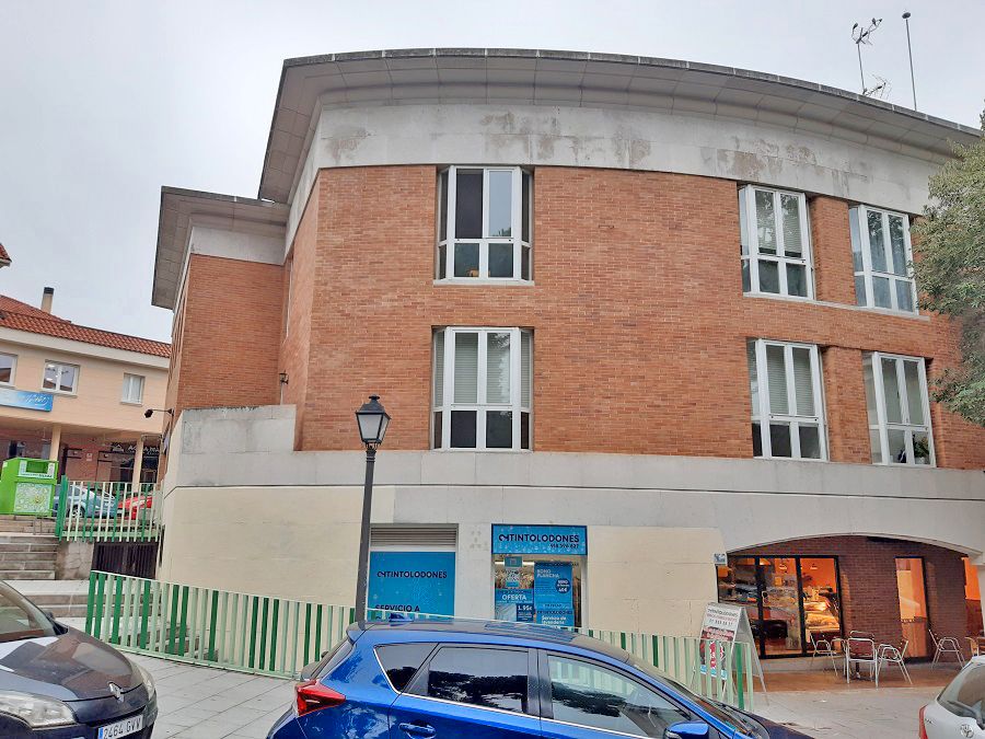 Vista exterior de Pis de lloguer en Torrelodones amb Calefacció i Es permeten mascotes