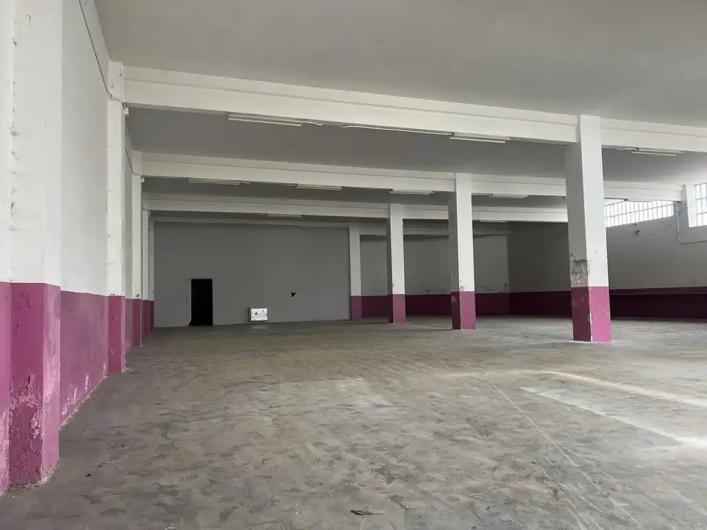 Industrial buildings for rent in Padrón
