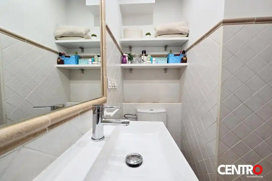 Bany de Apartament de lloguer en Granada amb Aire condicionat