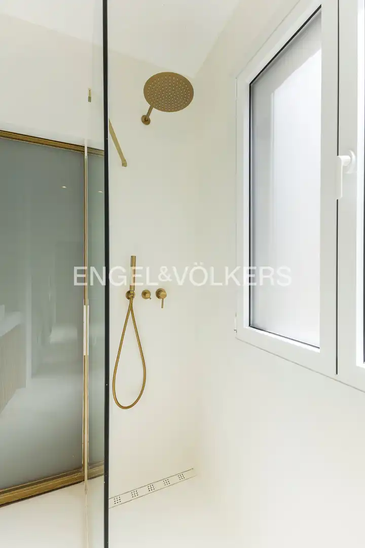 Badezimmer von Maisonette zur Miete in Madrid mit Klimaanlage und Heizung