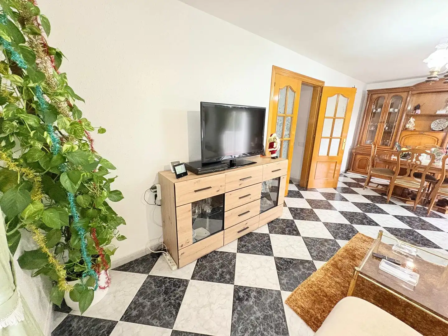 Sala de estar de Casa o chalet en venta en Corbera de Llobregat con Aire acondicionado, Calefacción y Jardín privado