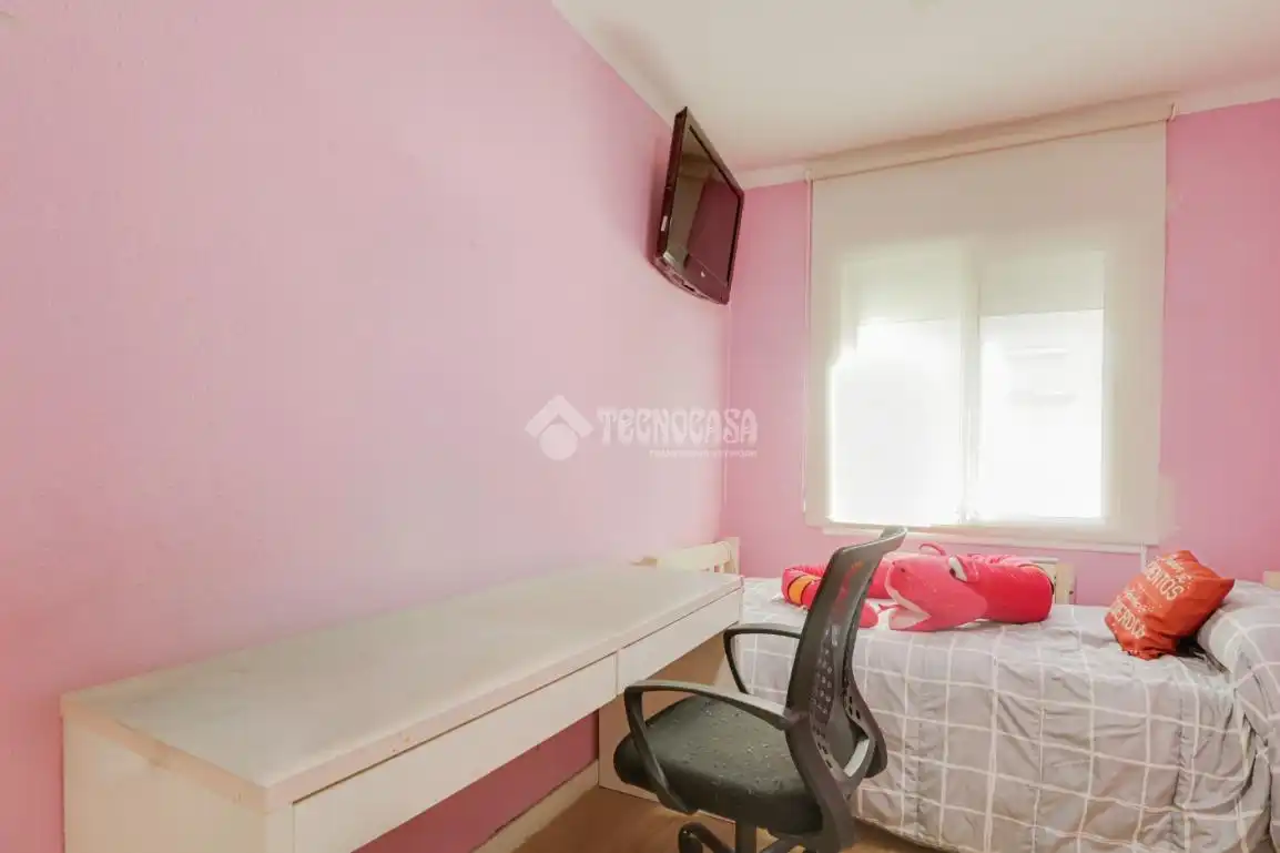 Habitación de Piso en venta en Ripollet con Aire acondicionado, Calefacción y Balcón