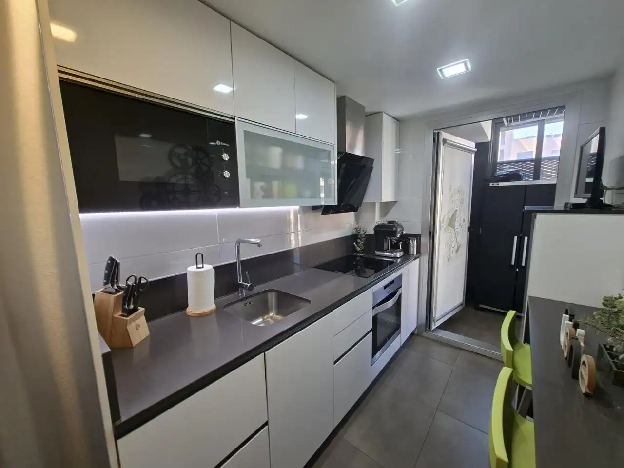 Kitchen of Flat for sale in Madrid  with Air Conditioner, Heating and Terrace