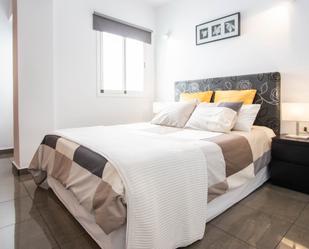 Bedroom of Flat for sale in  Santa Cruz de Tenerife Capital  with Air Conditioner and Balcony