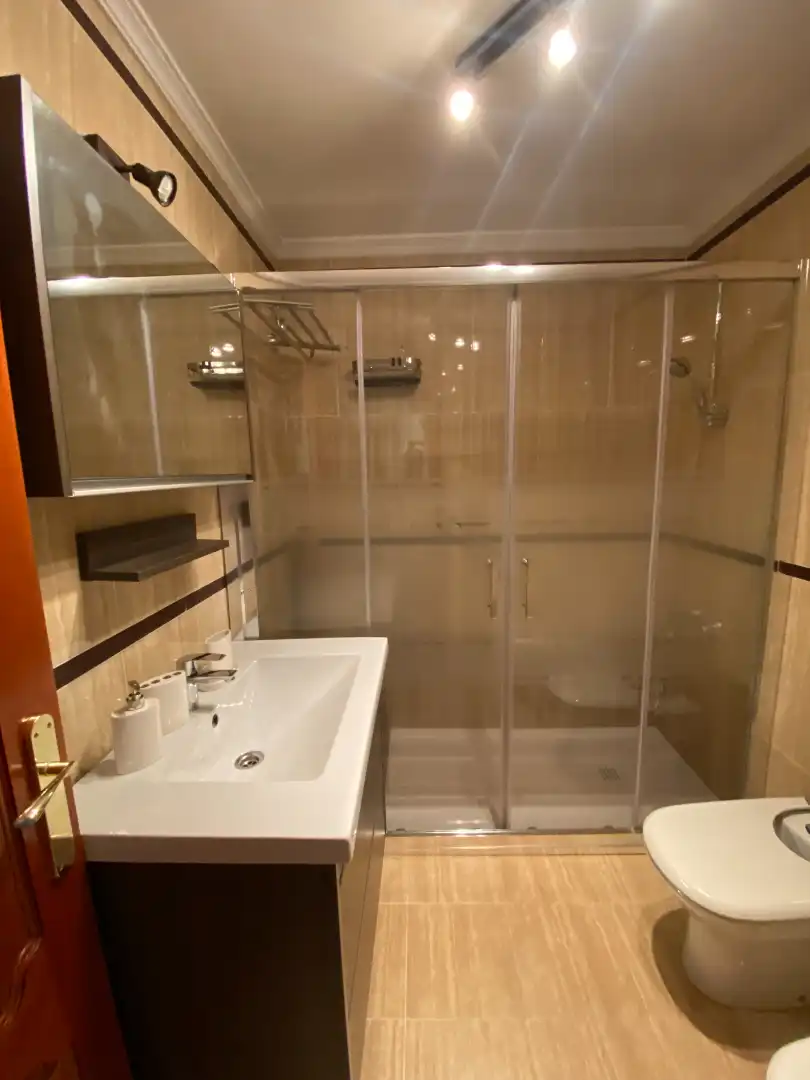 Badezimmer von Wohnung zur Miete in Málaga mit Klimaanlage, Terrasse und Möbliert