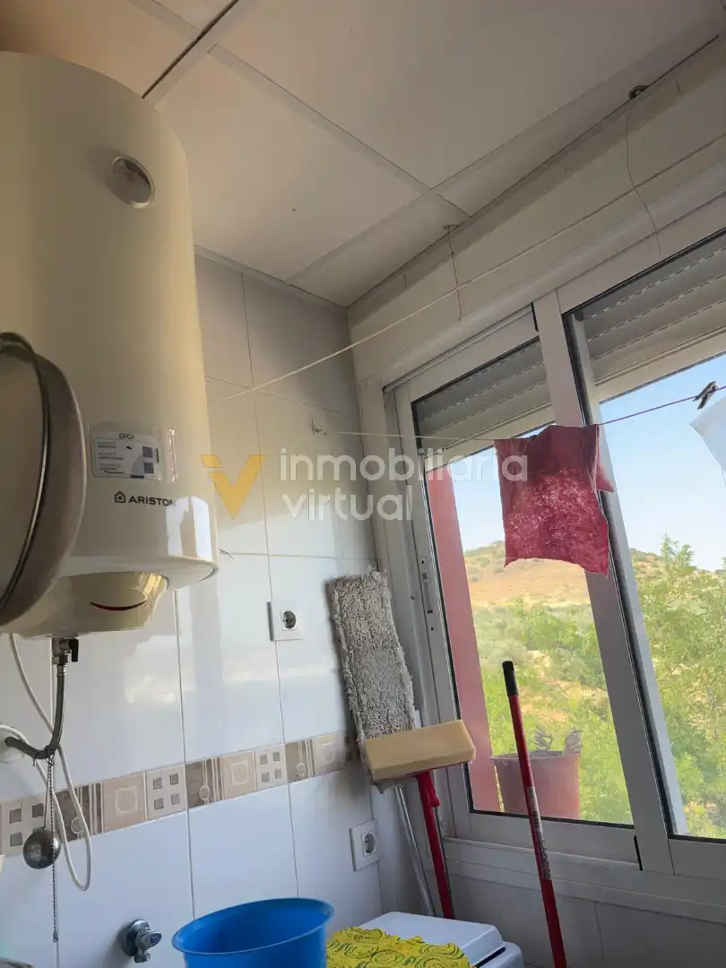Terraza de Piso en venta en Cabra con Amueblado