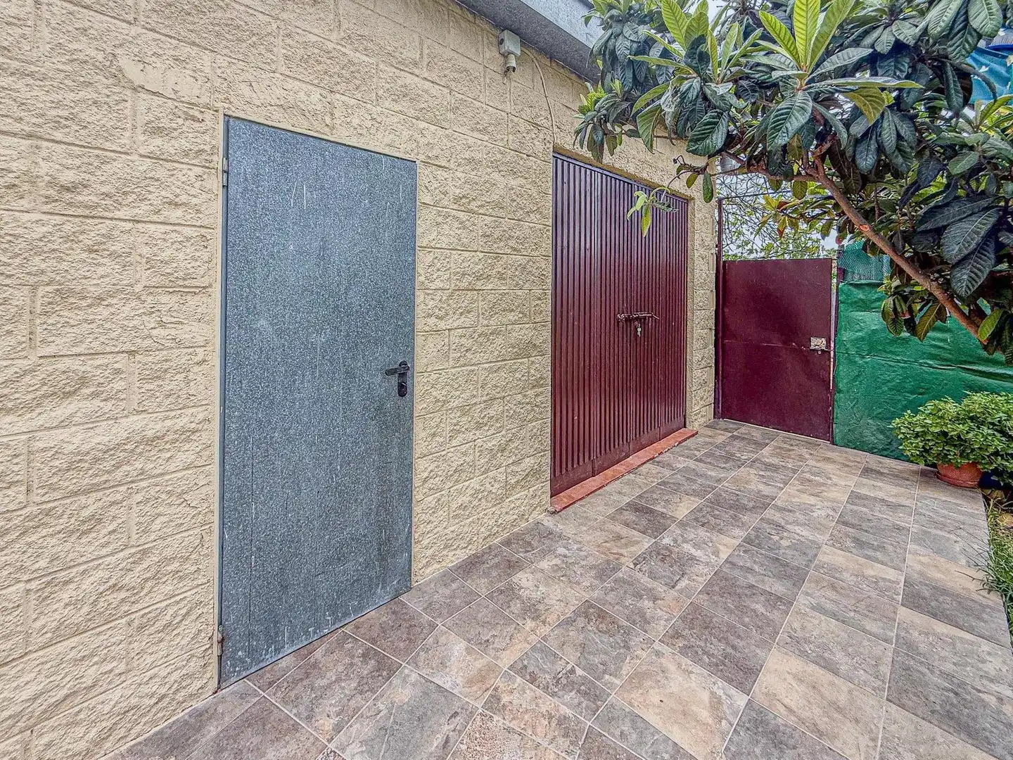 Vista exterior de Casa o chalet en venta en Dos Hermanas con Aire acondicionado, Jardín privado y Trastero
