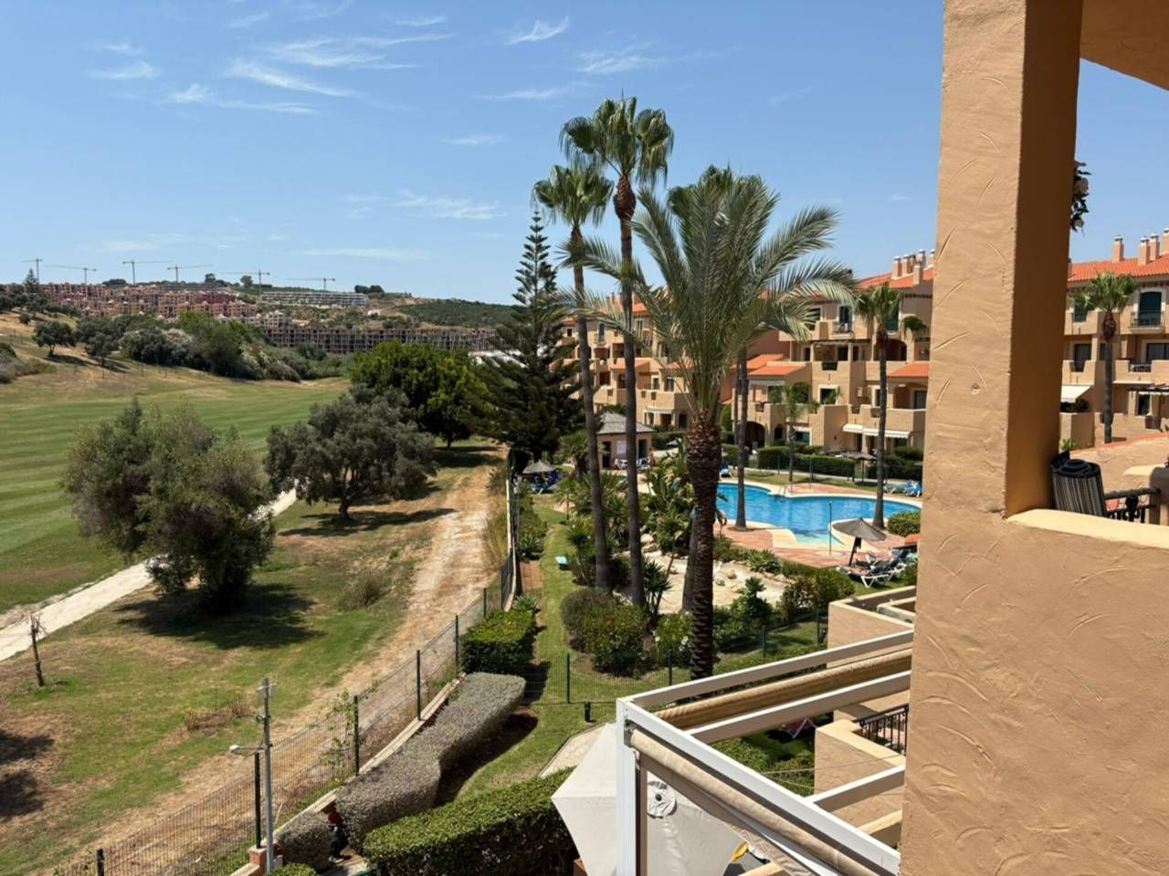 Vista exterior de Dúplex en venda en Manilva amb Aire condicionat, Calefacció i Terrassa