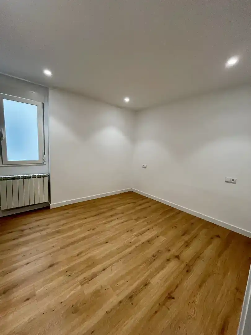 Piso en venta en Ourense Capital  con Parquet y Balcón