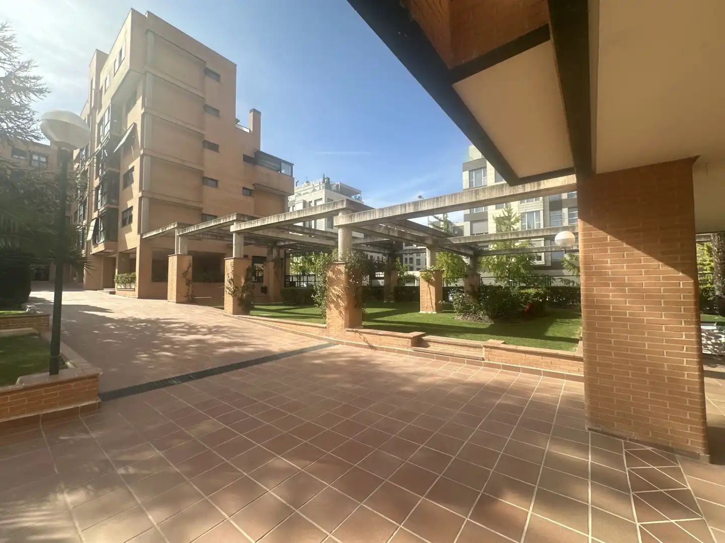 Terrassa de Pis en venda en Madrid amb Aire condicionat, Calefacció i Jardí privat