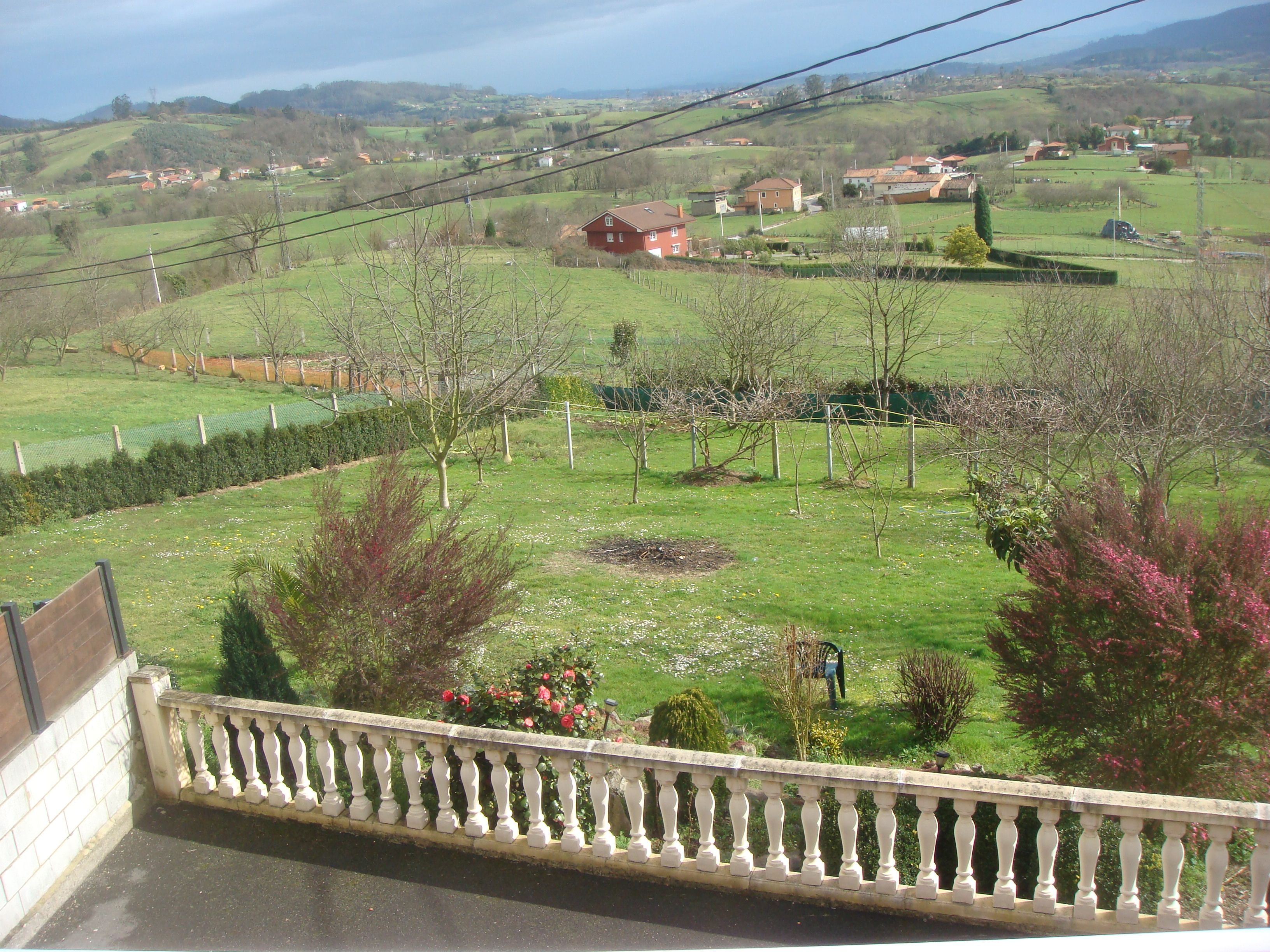 Jardí de Casa o xalet en venda en Avilés amb Terrassa, Traster i Moblat