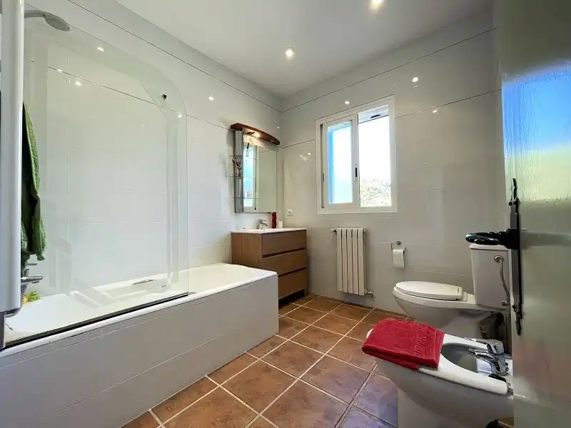 Baño de Finca rústica en venta en Llucmajor con Aire acondicionado, Calefacción y Jardín privado