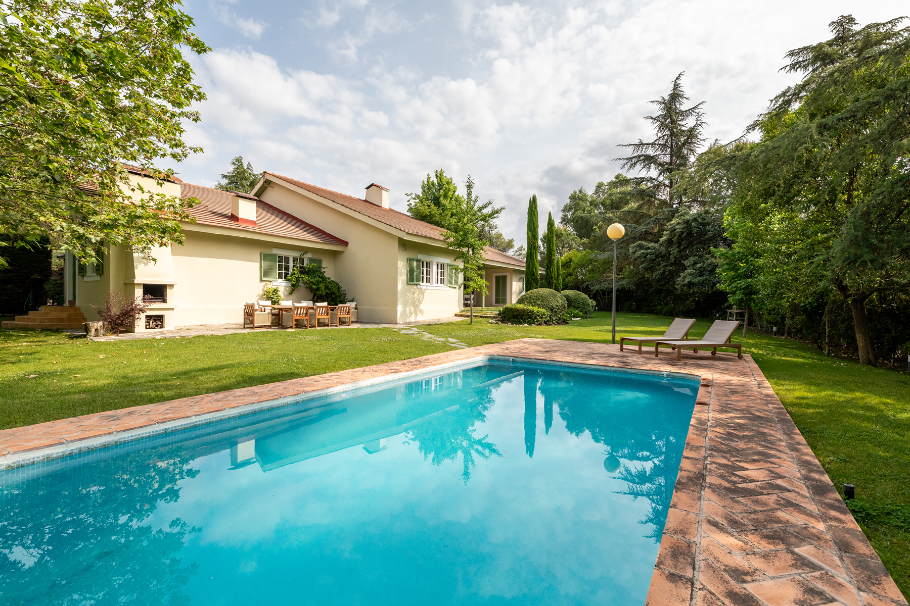 Swimming pool of House or chalet for sale in Boadilla del Monte  with Private garden, Terrace and Storage room