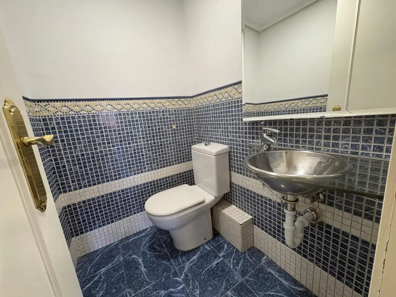 Badezimmer von Maisonette zum Verkauf in Madrid mit Heizung und Parkett