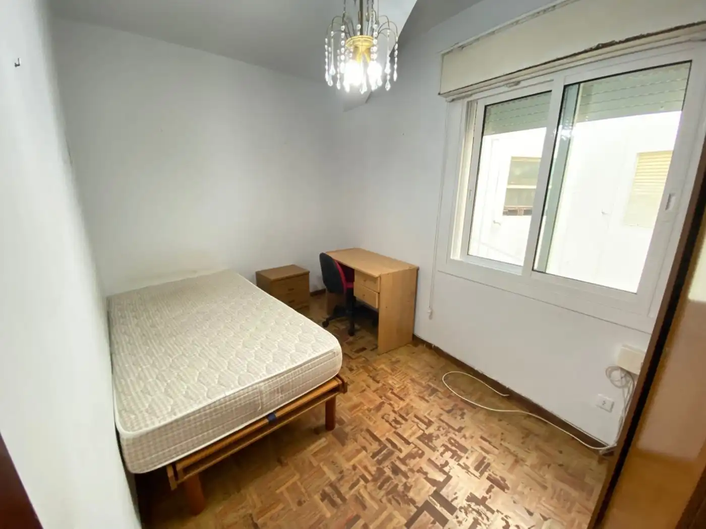 Bedroom of Flat for rent in Vigo   with Heating, Parquet flooring and Furnished