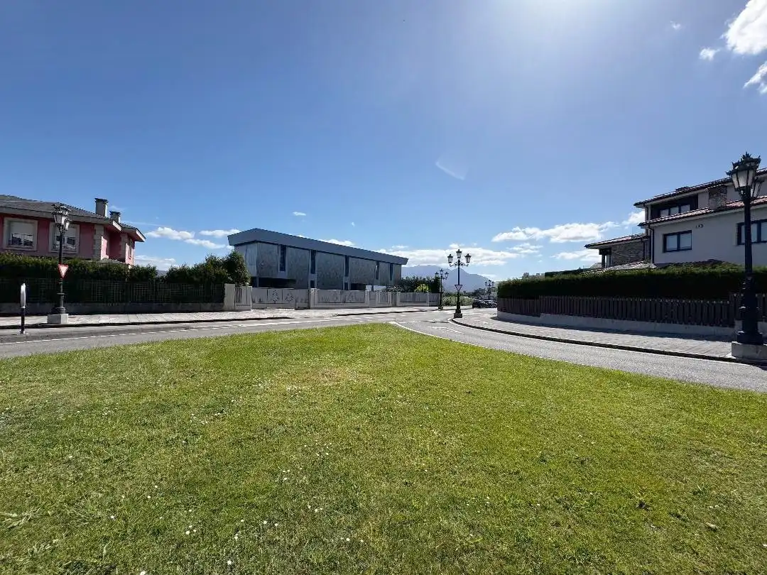 Vista exterior de Residencial en venta en Oviedo 