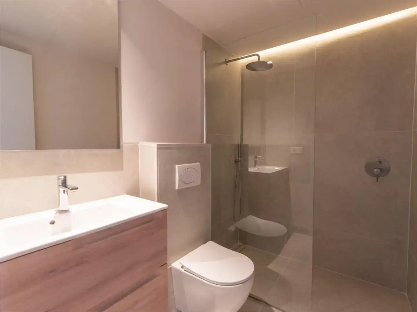 Baño de Piso en venta en Son Servera con Aire acondicionado y Balcón