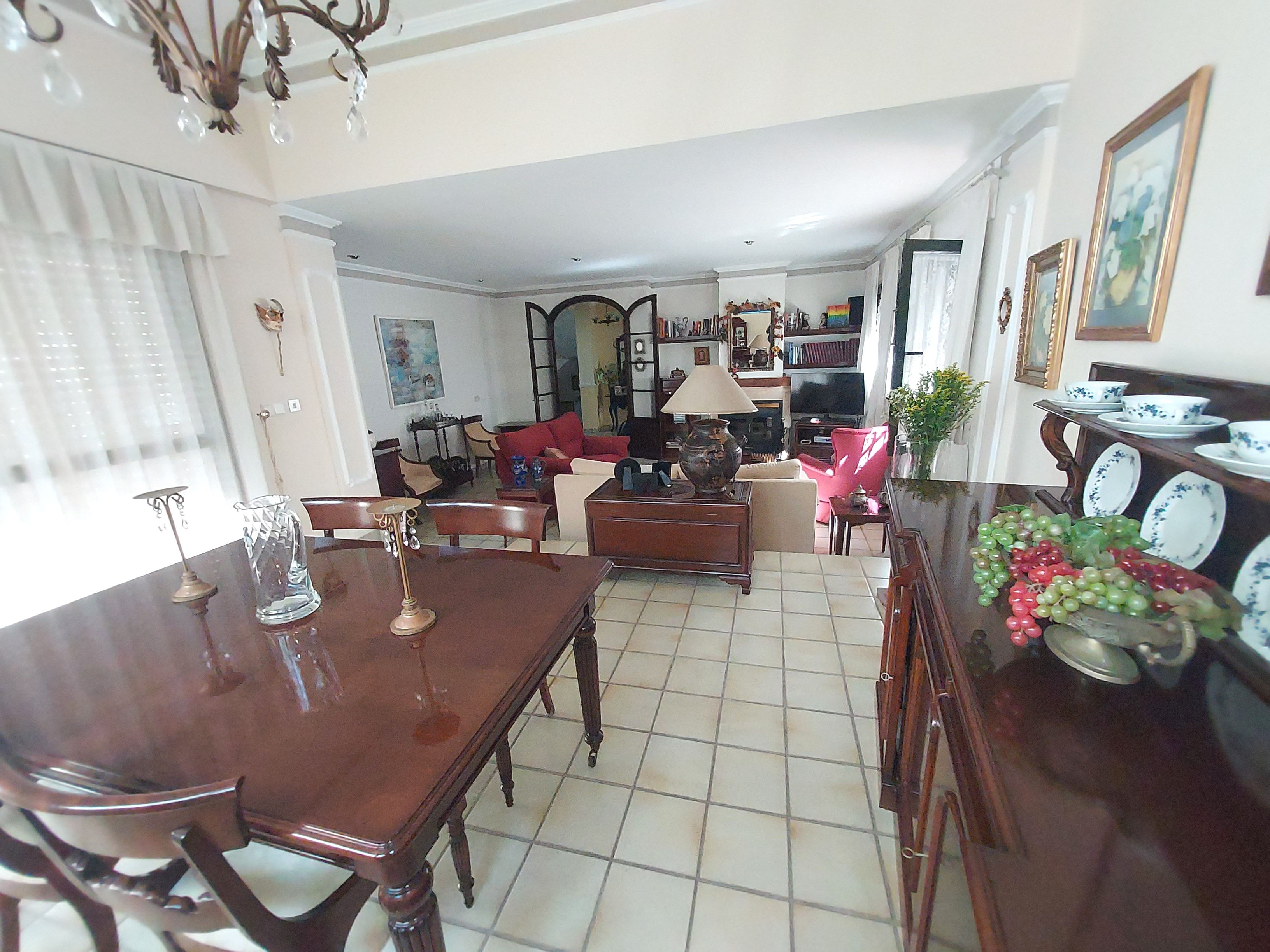 Menjador de Casa o xalet en venda en Algeciras amb Aire condicionat, Terrassa i Piscina