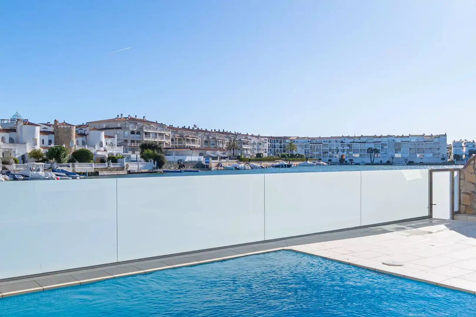 Piscina de Casa o xalet en venda en Empuriabrava amb Aire condicionat, Terrassa i Piscina
