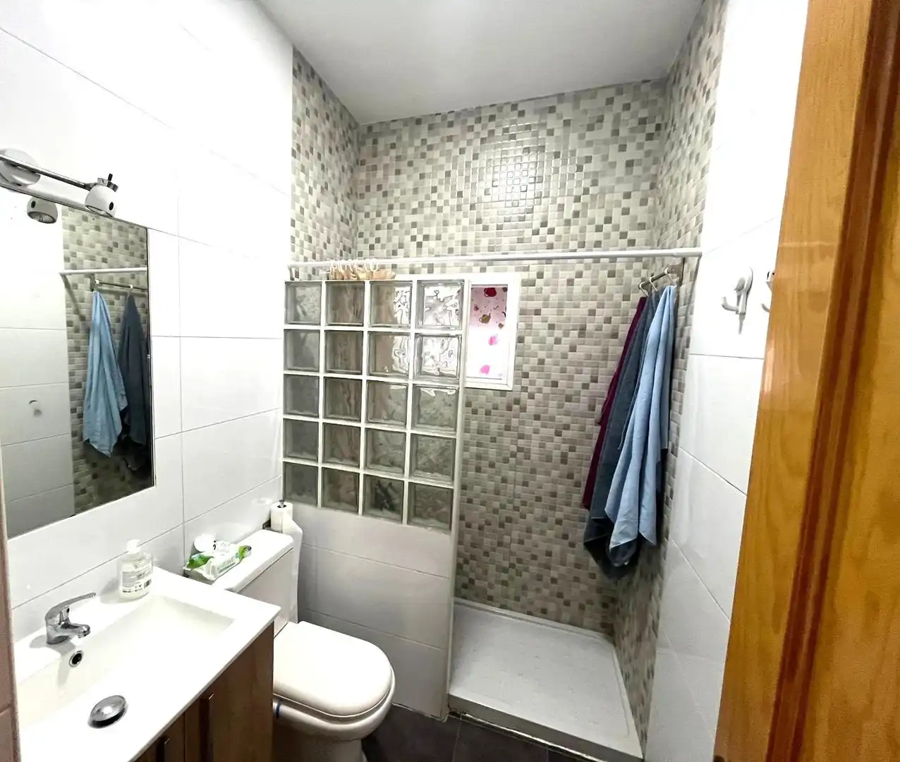 Badezimmer von Erdgeschoss zur Miete in Barbate mit Möbliert