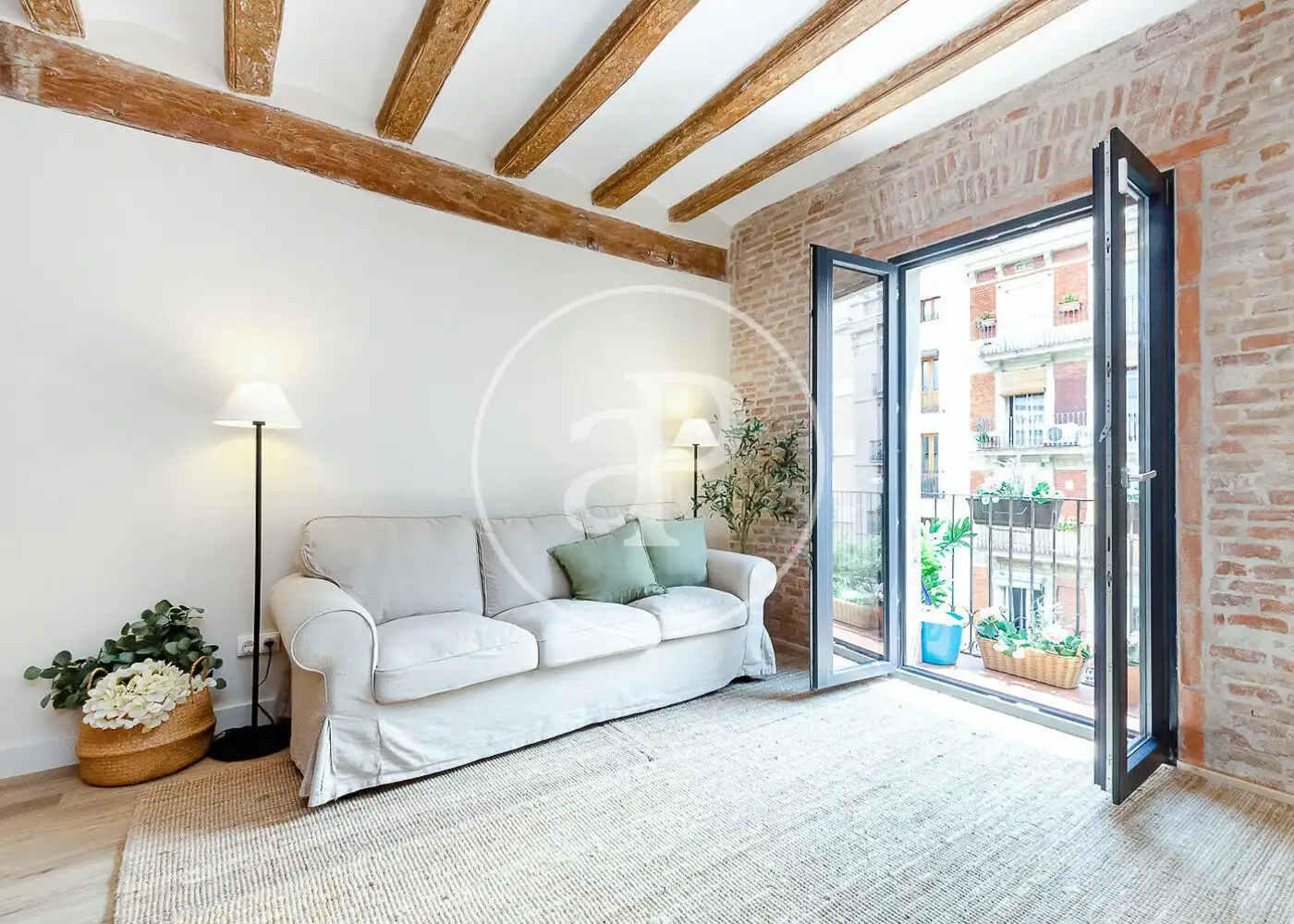 Wohnzimmer von Wohnung zum Verkauf in Barcelona mit Heizung und Balkon