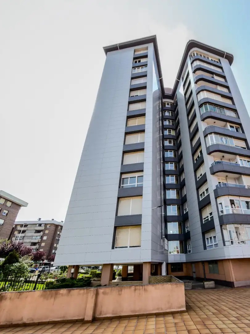 Vista exterior de Piso en venta en Santander con Calefacción y Balcón