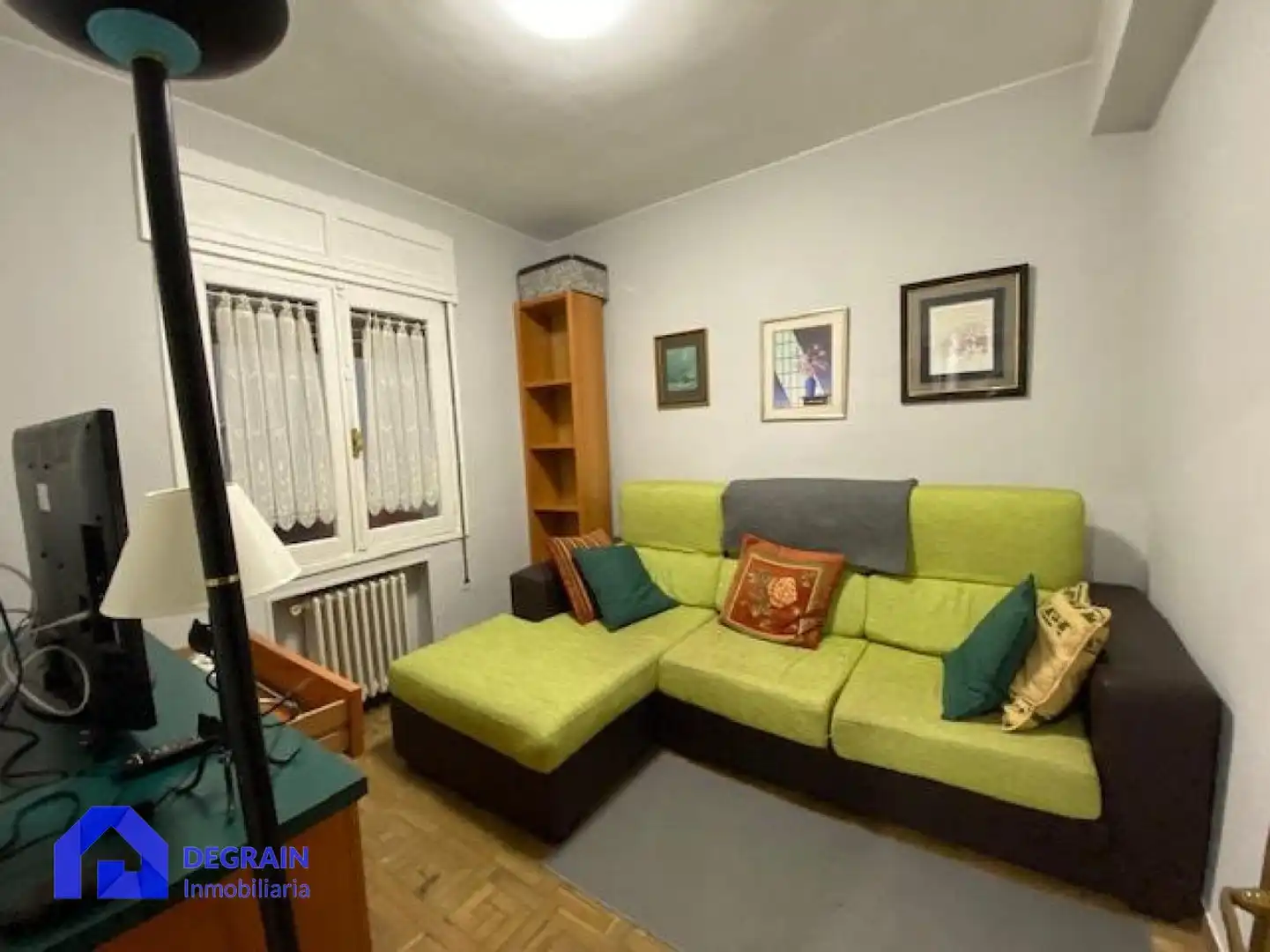 Wohnzimmer von Erdgeschoss zur Miete in Oviedo  mit Abstellraum und Möbliert