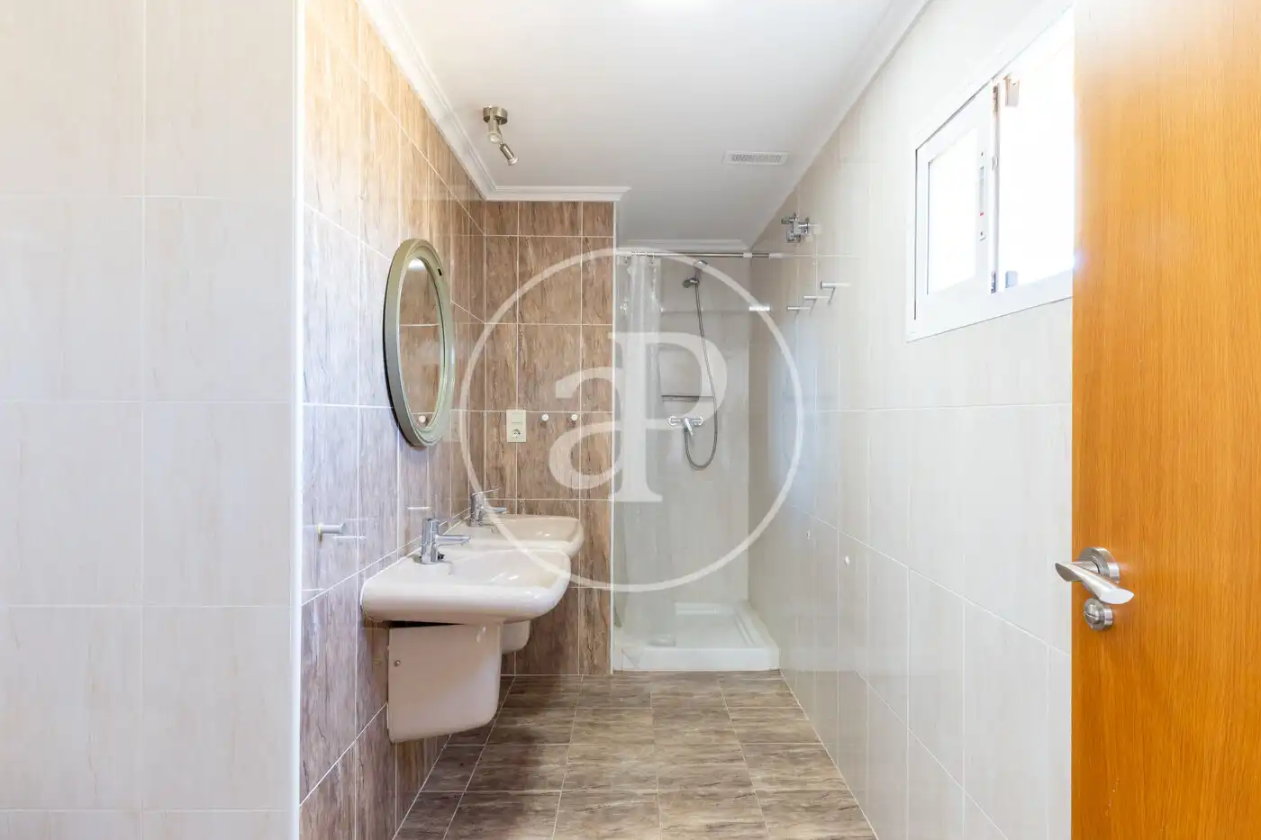 Badezimmer von Dachboden zum Verkauf in Canet d'En Berenguer mit Klimaanlage, Heizung und Terrasse