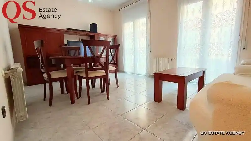 Adossat amb terrassa en venda a Centre