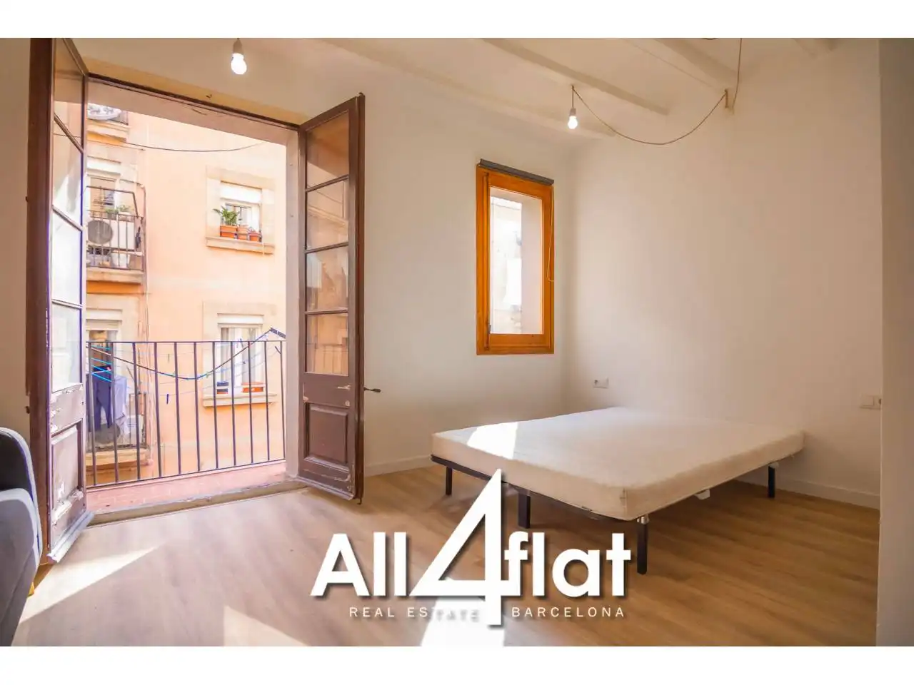 Habitación de Estudio de alquiler en Ciutat Vella