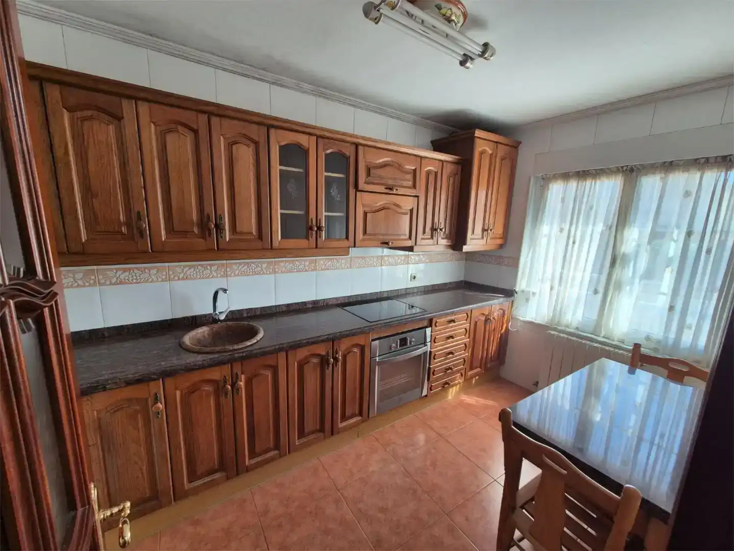 Cocina de Casa adosada en venta en Oviedo  con Parquet y Balcón