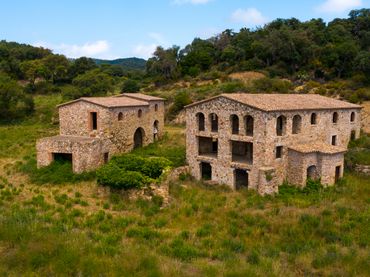 Casa rústica amb jardí en venda a Can Tallades