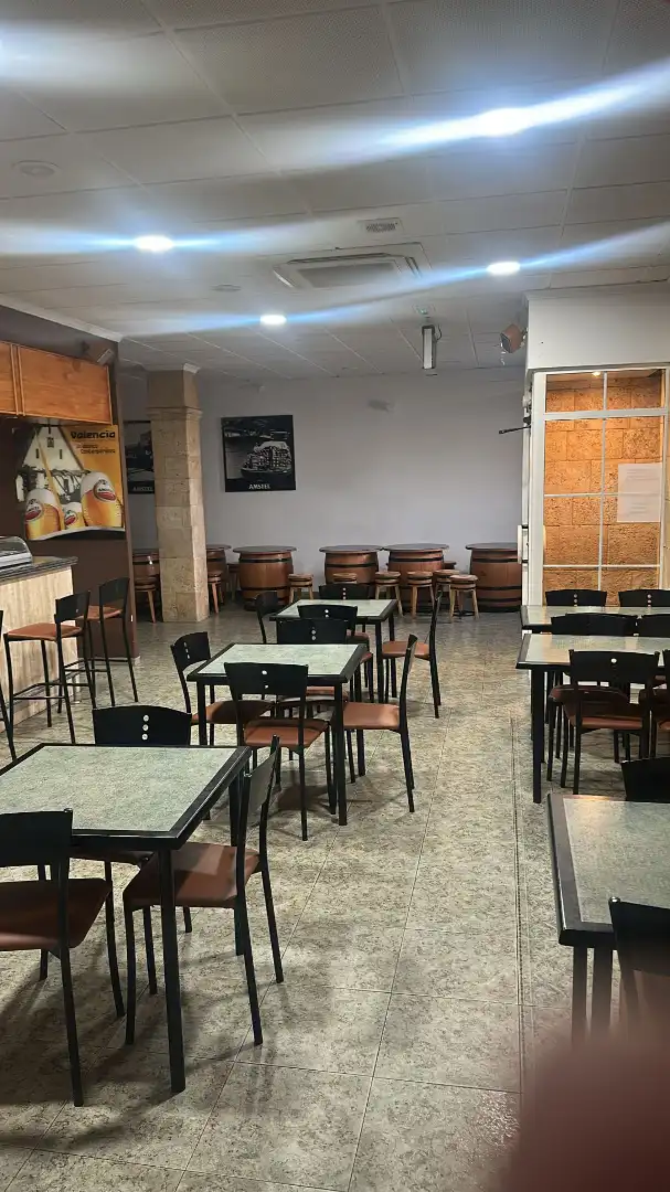 Geschaftsraum zur Miete in Massalavés mit Klimaanlage, Heizung und Terrasse