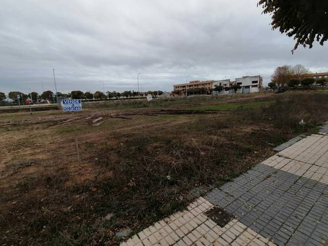 Terreno residencial en Venta en Calle de Jesús Arambarri en Rollo - Puente Ladrillo