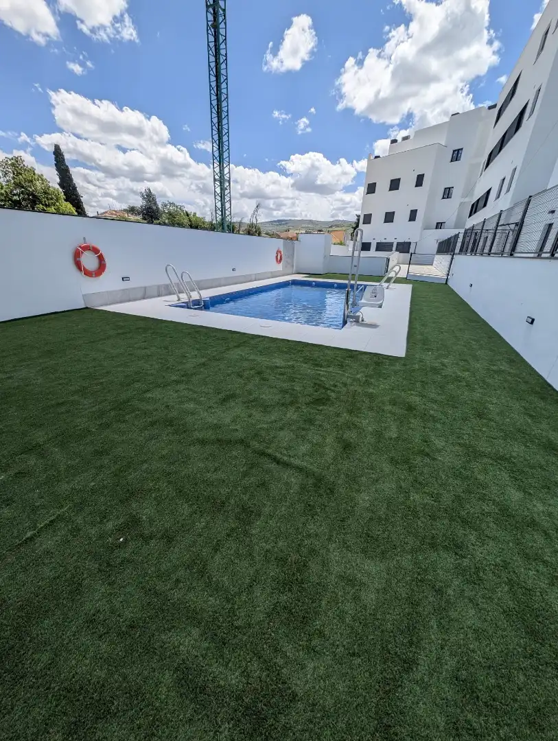 Schwimmbecken von Wohnung zum Verkauf in Lucena mit Klimaanlage, Heizung und Abstellraum