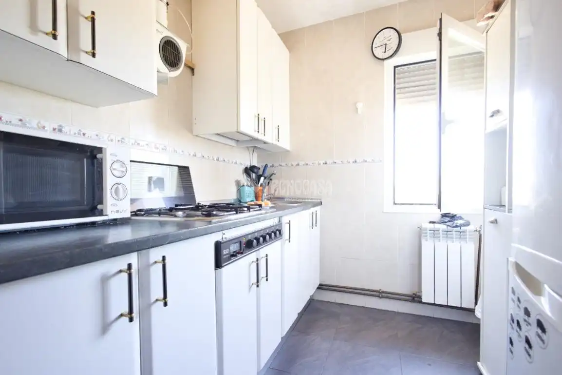 Cocina de Casa o chalet en venta en Calvarrasa de Arriba con Calefacción y Terraza