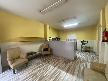 Business premises for sale in Carrer Madrid 17